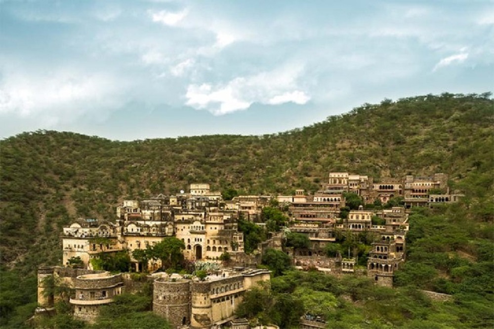 Neemrana Fort Palace